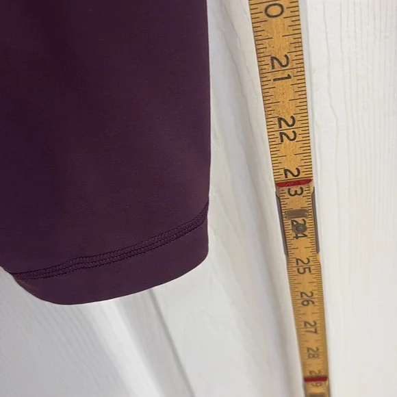 Burgundy Lululemon leggings Sz 6 - Picture 9 of 9